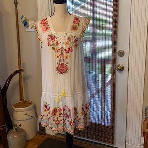 Tolani Embroidered Boho Slip Dress Sz Small White/ Red Floral, Neck Tassel Tie